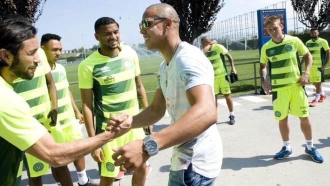 俱乐部依然 俱乐部依然