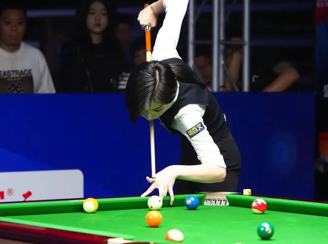 但背后却有 但背后却有